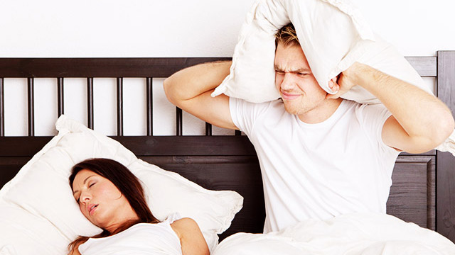 一緒に寝ているとき、男性がドン引きする女性の言動7パターン
